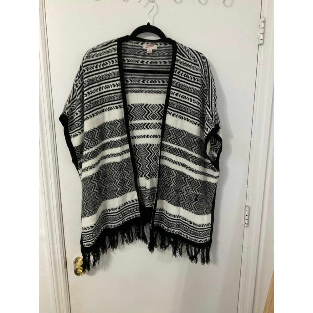 Arizona Jean Co Womens XXL Black White Tribal Geometric Fringe Poncho Cardigan